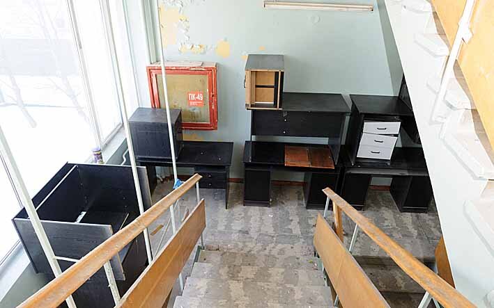Нередко запасные выходы оказываются захламленными. 
