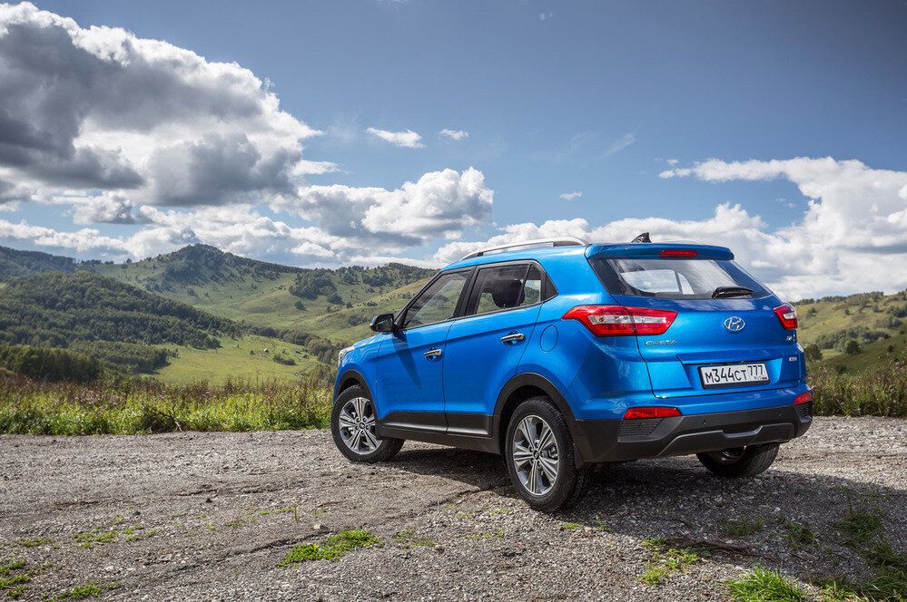 Специально  для нашего рынка Creta получила другие настройки подвески и двигателей,  подогрев руля и задних сидений, увеличенный до 190 мм клиренс и  аккумулятор большей ёмкости.  А вот бачок омывателя остался маленьким.