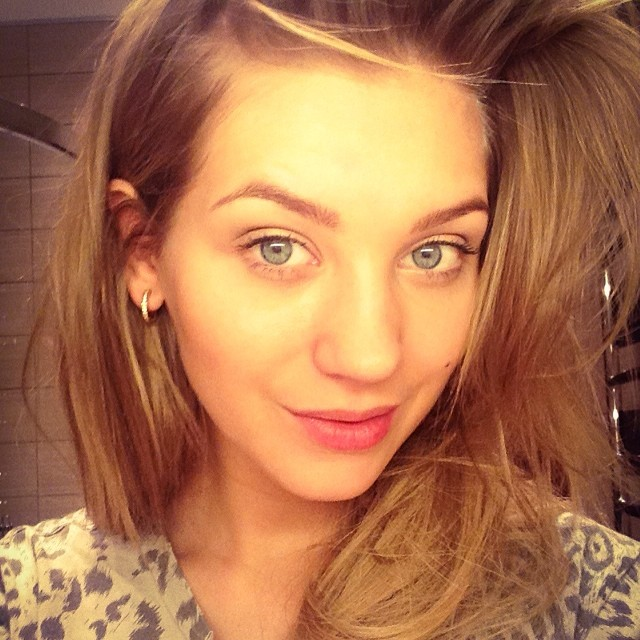 Российская актриса театра и кино выглядит великолепно даже без  макияжа