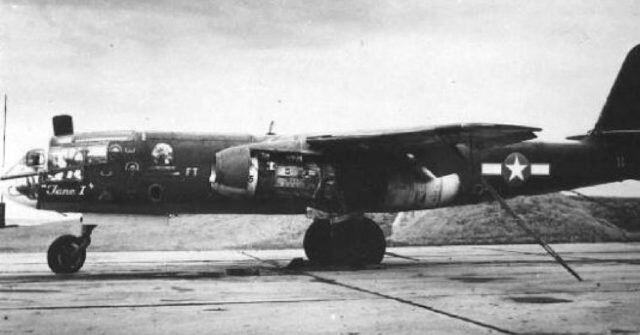 Редкое фото захваченного самолета Ar 234 с американской маркировкой. Заметьте, что самолет был переименован в " Jane I”
