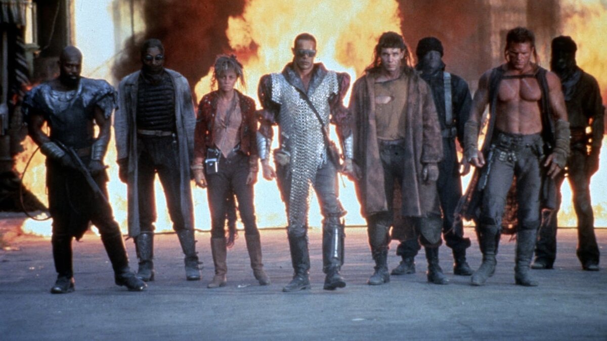 - Какая омерзительная восьмерка! - Что ты там сказал? - Э-э-э... Да вот, говорю, классные вы чуваки! А в развалинах какой аптеки стероиды  достаете, если не секрет? 