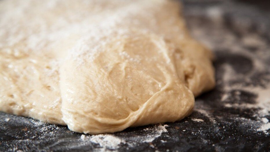 Источник: https://zakupka.tv/recipe/bezdrozhzhevoe-testo-dlya-pirozhkov-1639