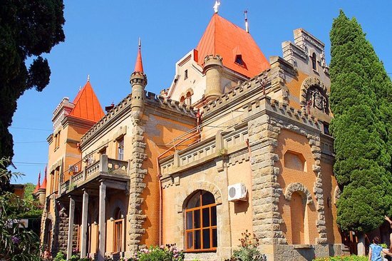 Дворец княгини Гагариной в парке Утеса