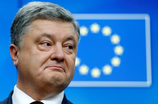 И снова здравствуйте Уважаемые читатели. Сегодня хочу поговорить о нашумевшем конфликте в Керчинском  проливе))) Украинское руководство как то шкодливое дитя,которое напакастило,но ему всё мало. Так вот и Петручо получив порцию Пидюлей( в виде санкций,чего он конечно не ожидал)  от России  сидя в своём закутке поддаваться губёнки,прищурив глазёнки и конечно же ковыряясь пальцем в носу начал придумывать очередную Пакость для России. И вот ЭВРИКА- надо войти в территориальные воды России на своих Боевых Плотах! Конечно такого родарода безумное решение нашему Петручо не могло прийти самому в голову,ну просто это физический не возможно. Ему помогли те кто прекрасно понимает что после выборов для всей из "Гоп-компании" прозвучит такая фраза - Баста карапузики,кончилися танцы. А это всё,Турьма)) побег,смена уклада жизни.А тут зайдя на территорию России,мы привлечёт внимание,как всегда будем орать на весь Мир, Не виноватая я,будем плакать и биться в конвульсиях,а итог будет такой - Россию опять обвинят во всех земных грехах,введут новые санкции,а мы под шумок введём  военное положение, перенесём выборы, привлечём  внимание граждан (мол какие мы хорошие) и поджав губы ,прищурив глаза будем ковыряясь в носу придумывать новые подлые идеи. МЫ ГОТОВЫ господин "ПЕТРУЧО" . Подлая 
 Политика по отношению к нашей стране проводимая Порошенко и Ко" лично мне уже порядком надоела. Был бы я на месте Президента РФ ( Слава Богу что я таким не являюсь и никогда не буду) поступил бы я так: Ввёл бы войска на территорию "Незалежней",разгромил бы всех Фашистов,установил свой режим(как это делает Америка,им Плевать на мнения других),далее отдал бы Западную часть страны Польше и Румынии (пусть грызут друг другу глотки за кусок земли) а Центральную часть и Донбасс забрал под юрисдикцию РФ.  Поверьте мне,да Вы и сами знаете Уважаемые читатели,что ни Янки,ни Заднеприводная Европа ни слова бы не сказала,только отвечали бы там себе по закаулкам и отправили санкциями. Пора бы уже им всем заткнуть рот. НАДОЕЛИ!!! Хочу сказать что всё что Вы прочитали тут является Сугубо Моим Личным мнением и оно может расходиться с Вашим. Сильно не ругайте,я привык говорить то что думаю. Пишите,читайте,обсуждайте,критикуйте,дополняйте. Не бойтесь,хватит боятся!