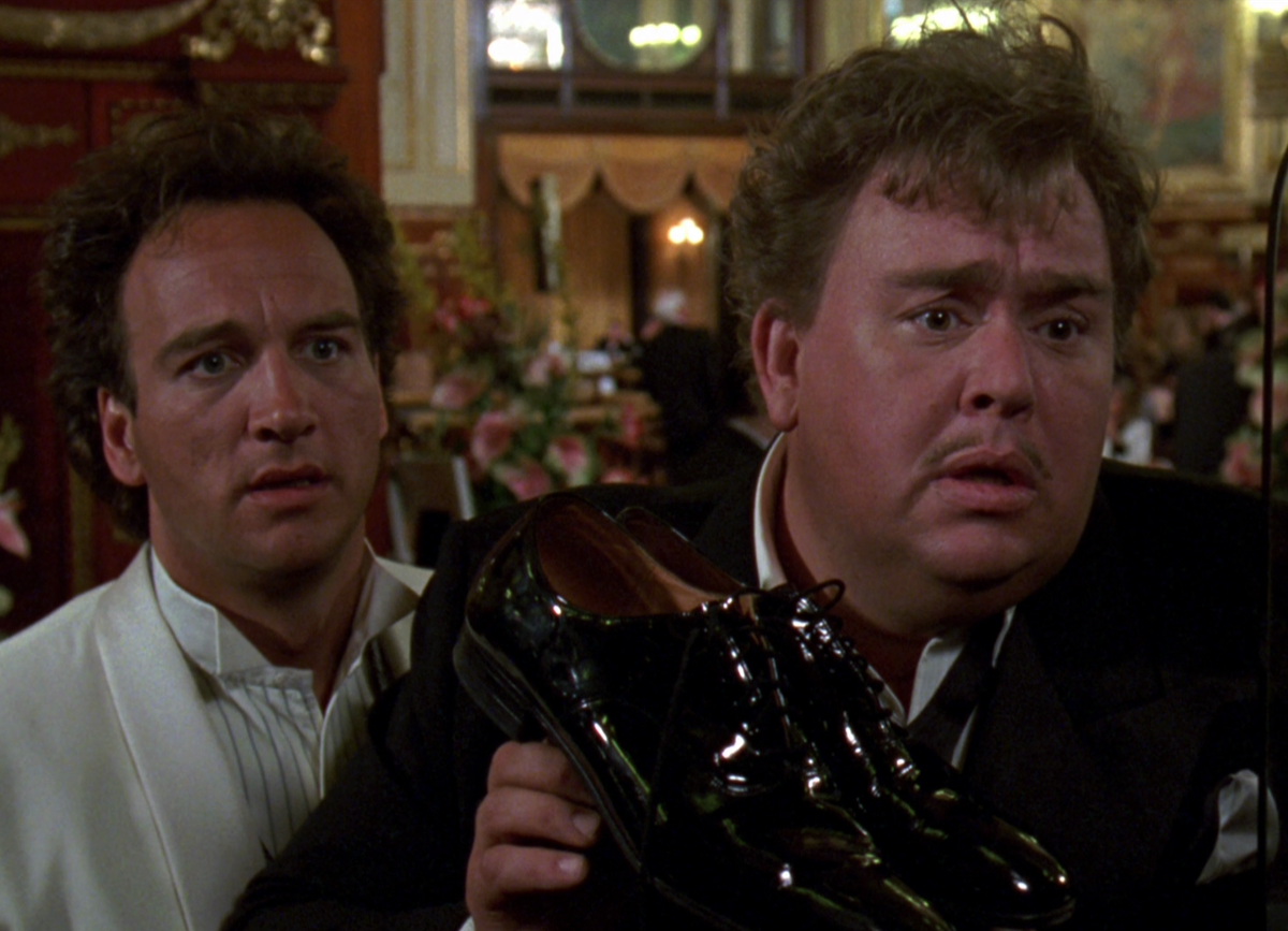 Фильм Юджина Леви. В ролях: Джеймс Белуши, Сибилл Шепард, Джон Кэнди.