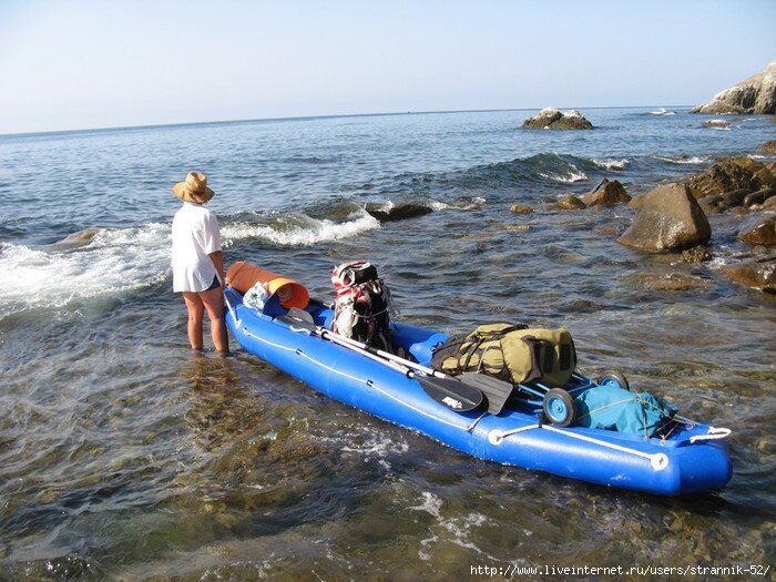 Готовы к отплытию домой. Сейчас я закончу снимать, мы проведём байдорафт через прибой и пойдём в сторону Феодосии.