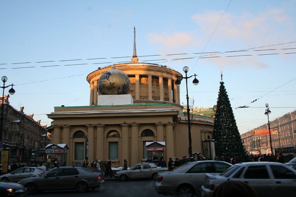 Вестибюль метро "Площадь Восстания". Фото "Википедия". 