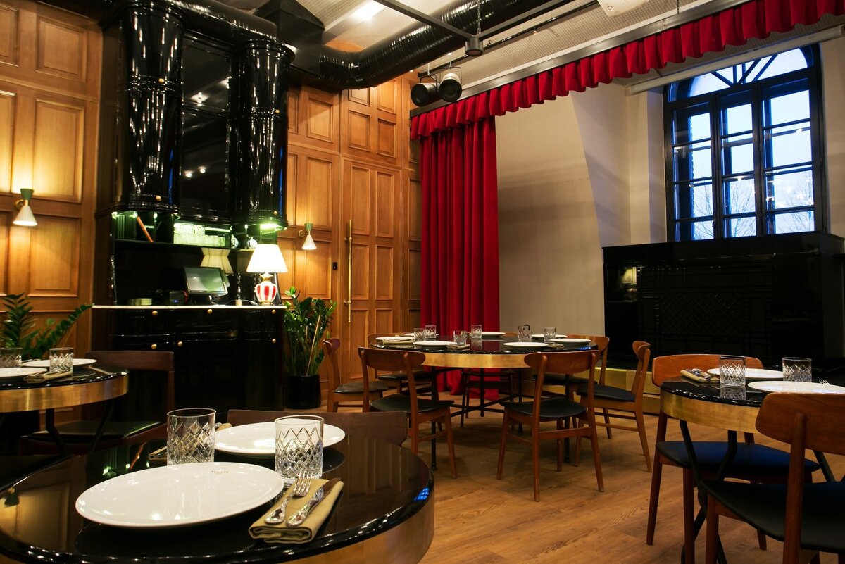 Kuznya house. Kuznya House Санкт-Петербург ресторан. Кузня новая Голландия ресторан. Kuznya новая Голландия. Кухня ресторан новая Голландия.