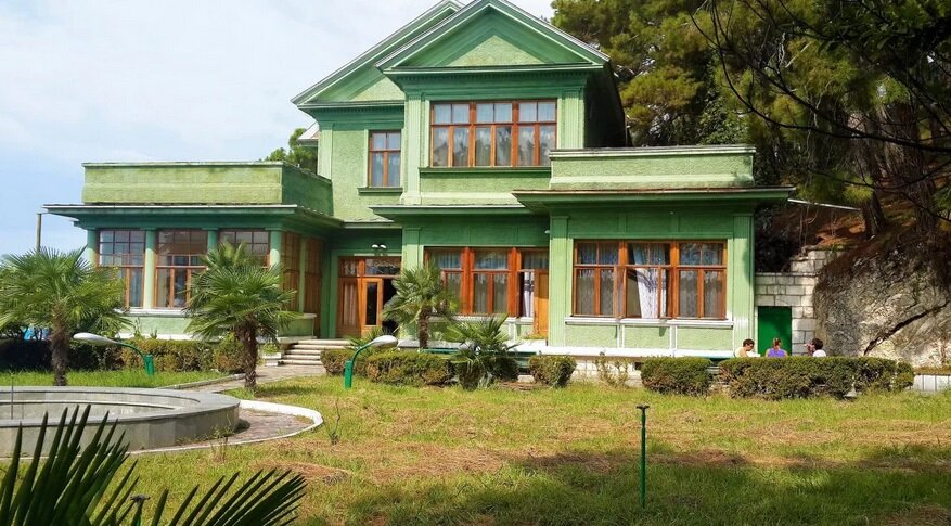 Дача Сталина в Абхазии на Холодной речке.