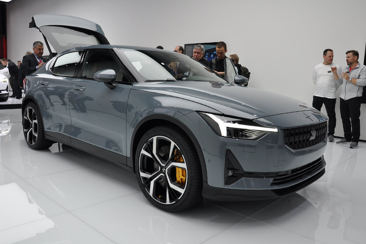 Polestar 2 на презентации в Женеве