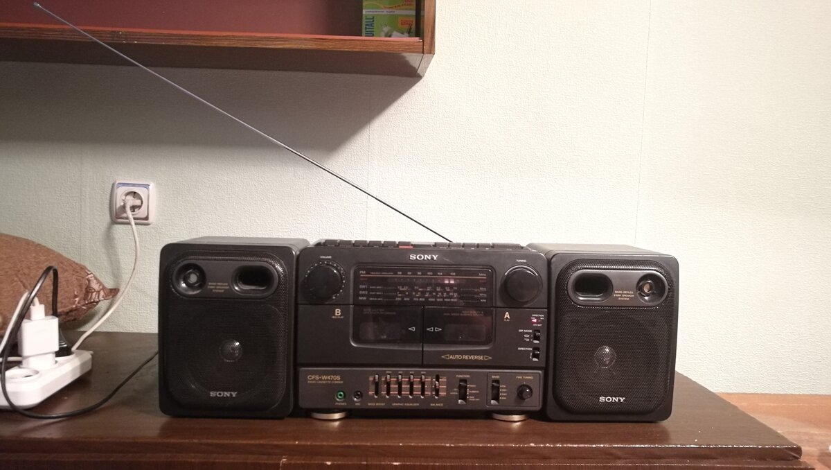 Sony CFS-470S.
