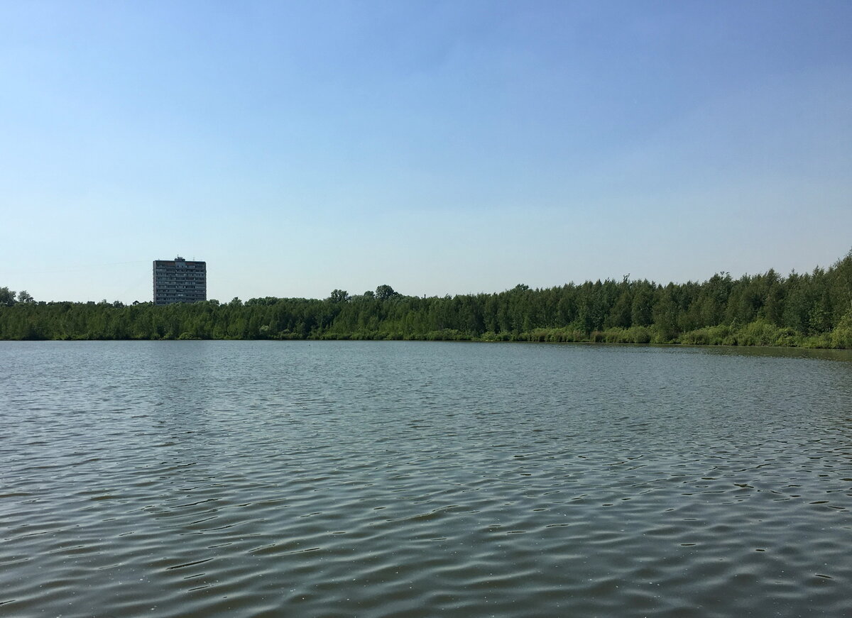 Озера москвы. Святое озеро Москва Косино. Святое озеро Новокосино. Святое озеро в Кожухово. Озеро в Косино Москва.