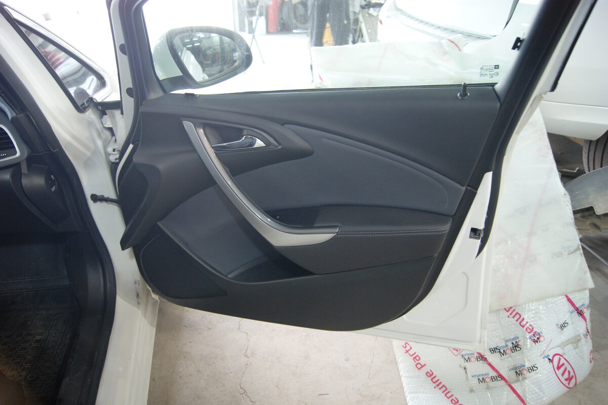 Окантовка обшивки дверей! - Opel Astra J, 1,6 л, 2011 года тюнинг DRIVE2