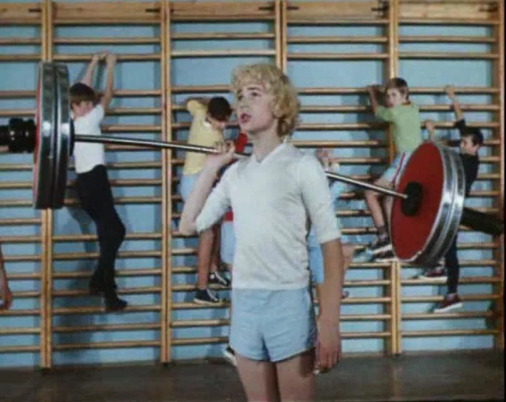 "Уникальный ученик". Стоп-кадр из кинофильма "Приключения Электроника".