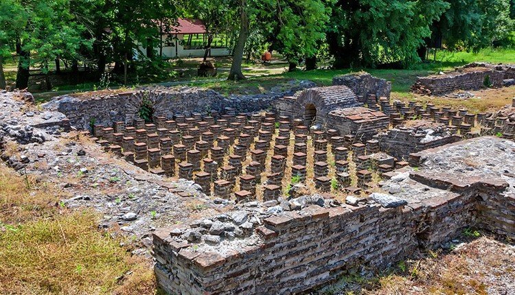 Дион – легендарный город Зевса, где раскопаны древние храмы, бани и туалеты