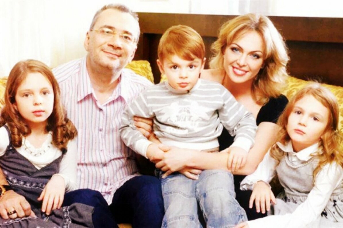 Актер, актриса, ведущий, киноактриса, телеведущий, композитор, дети звезд