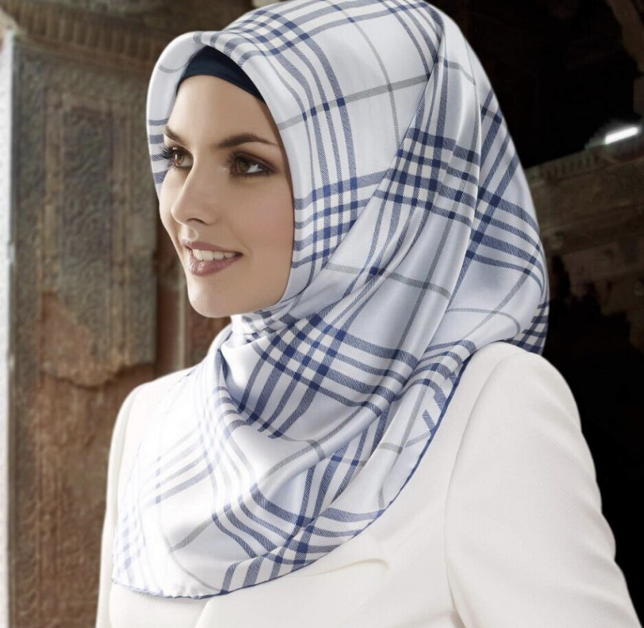 Почему с покрытой головой. Арабские платки для женщин. Красивые мусульманки в платках. Мусульманка в платке.