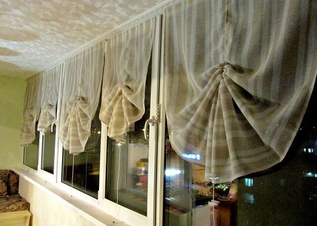 Рулонные шторы на балкон