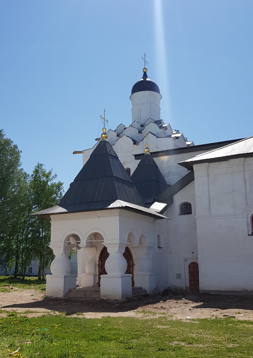 Одно из зданий Александро-Свирского монастыря