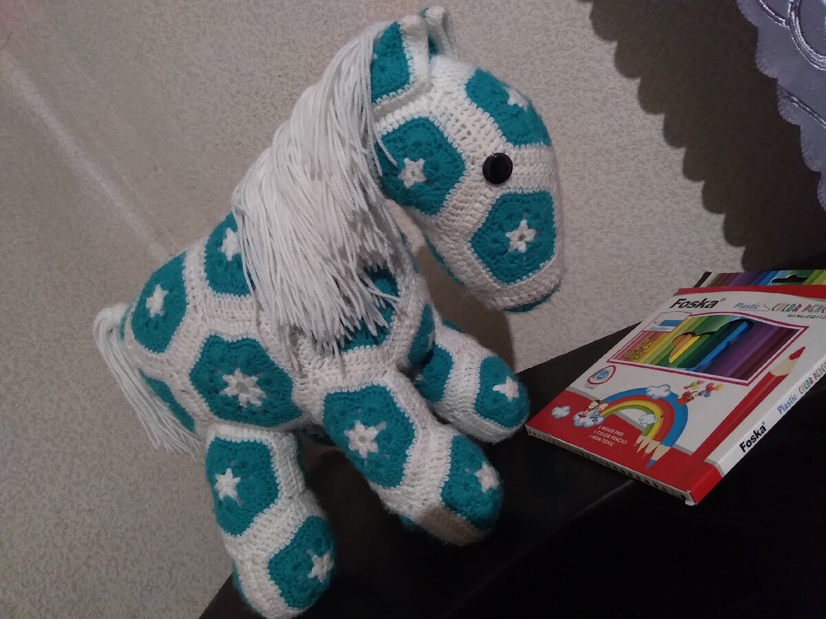 Вот такая цветочная лошадка у нас поселилась.