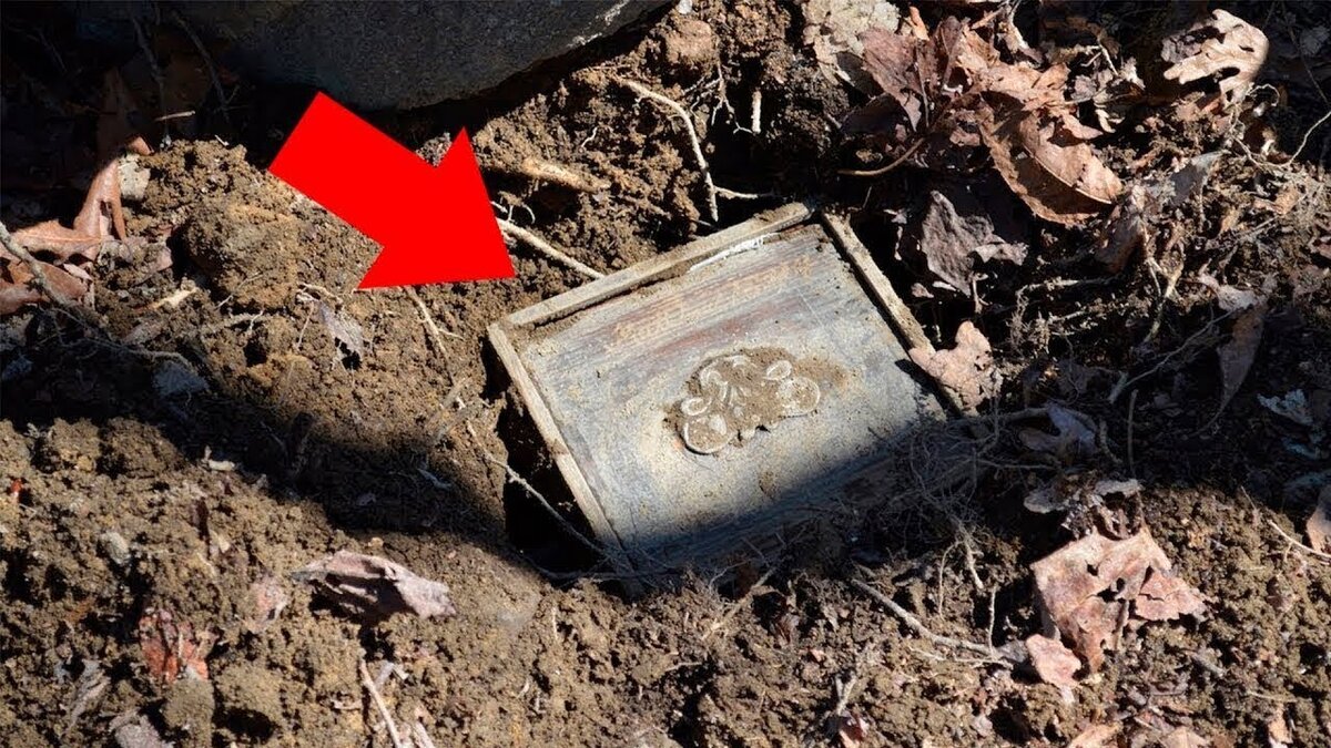 Деревянная шкатулка найденая случайно