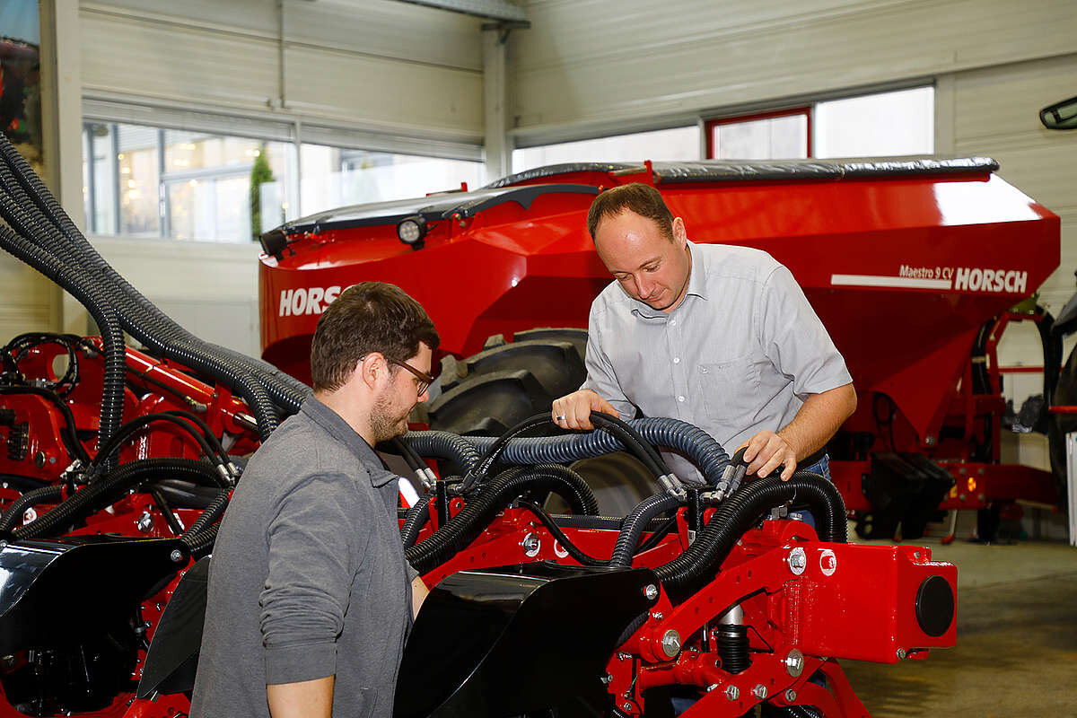 Ответственный за сегмент машин для точного посева Horsch Томас Мурр и руководитель отдела продукт-маркетинга Horsch Михаэль Браун