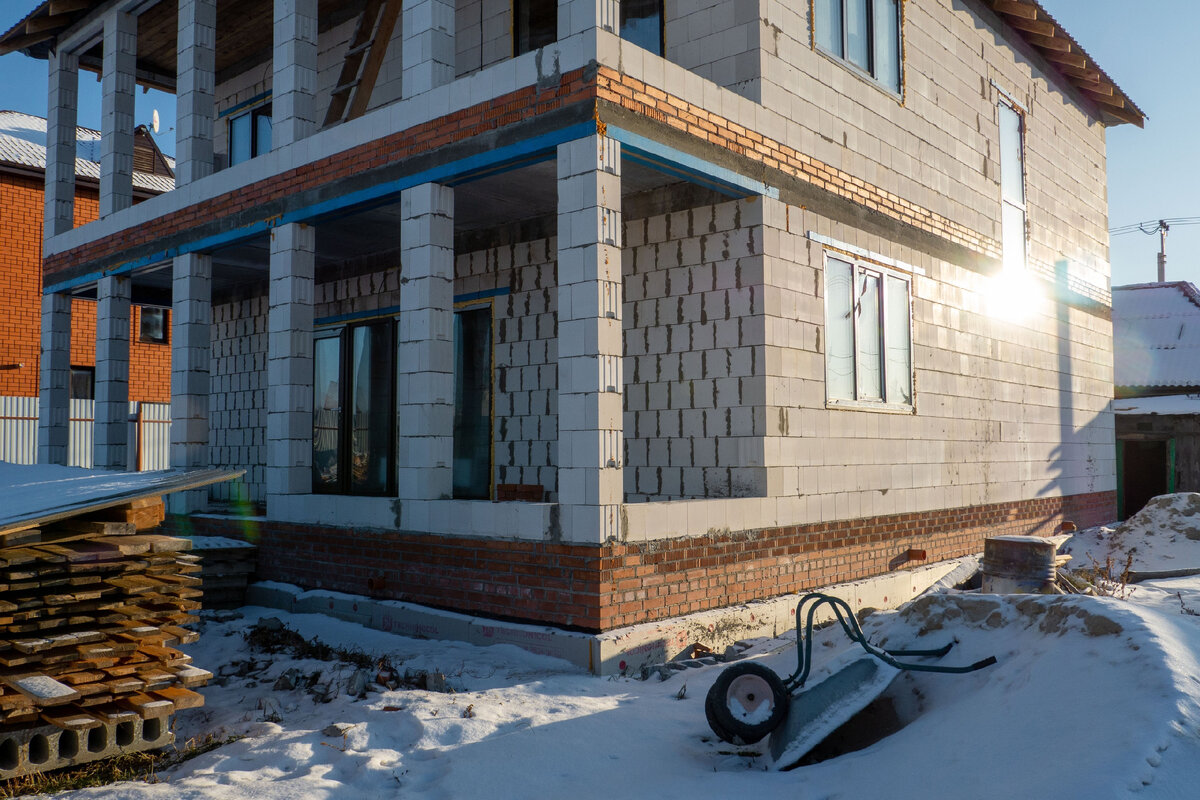 Примеры домов из стенового силикатного блока Поревит