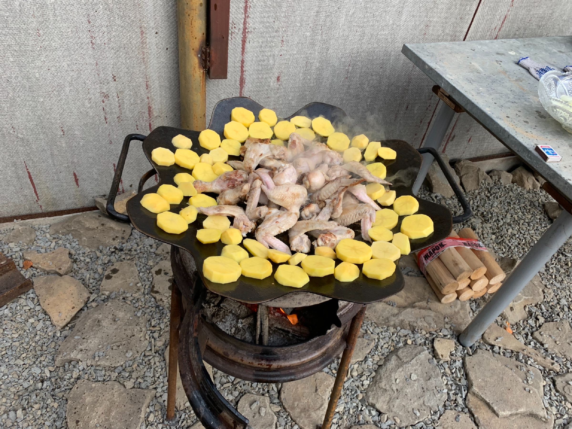 Приготовил за 40 минут из мяса и овощей садж. Возни мало, мариновать не нужно и к столу не стыдно подать5