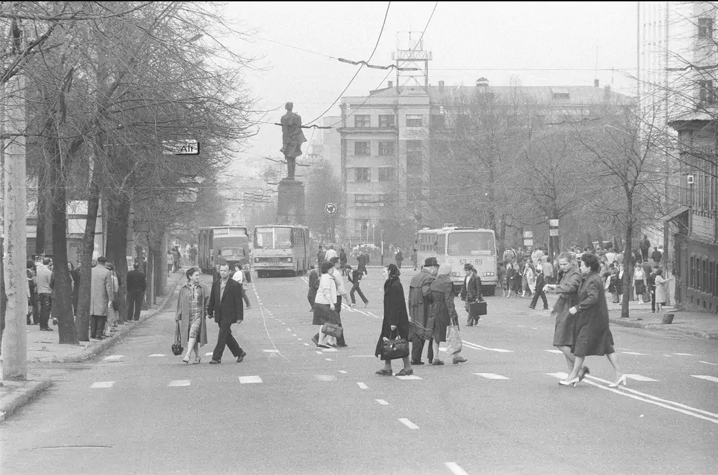 ул. Свердлова (сейчас — Большая Покровская), 1980-1985 гг., фото: pastvu.com