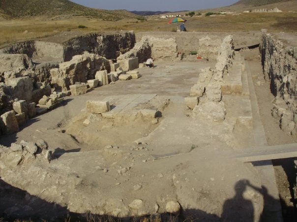 Раскопки в Агдамском районе Азербайджана, отождествляемые с Тигранакертом, построенным в Арцахе в I веке до н. э. царём Великой Армении Тиграном Великим (фрагмент)