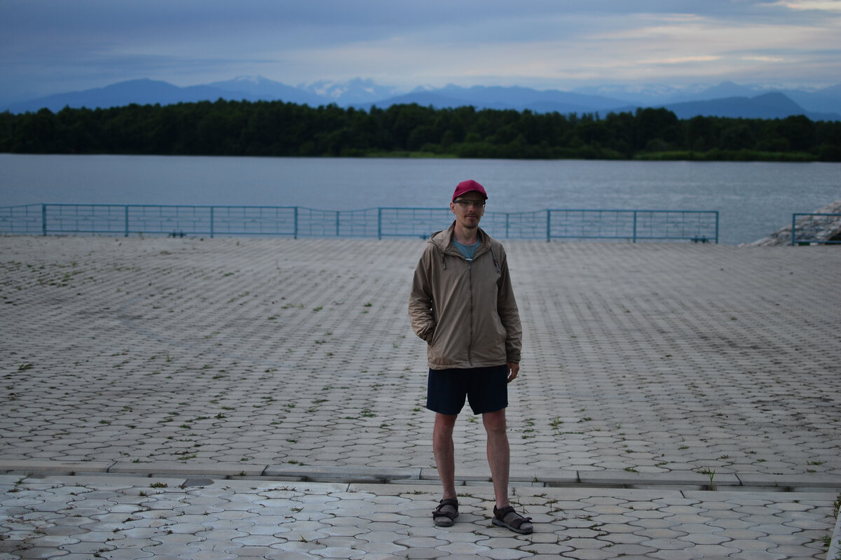 С этого пирса в основном и была моя рыбалка (на заднем плане озеро Скурча)