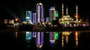 Вид на ночной Грозный, фото из открытых источников