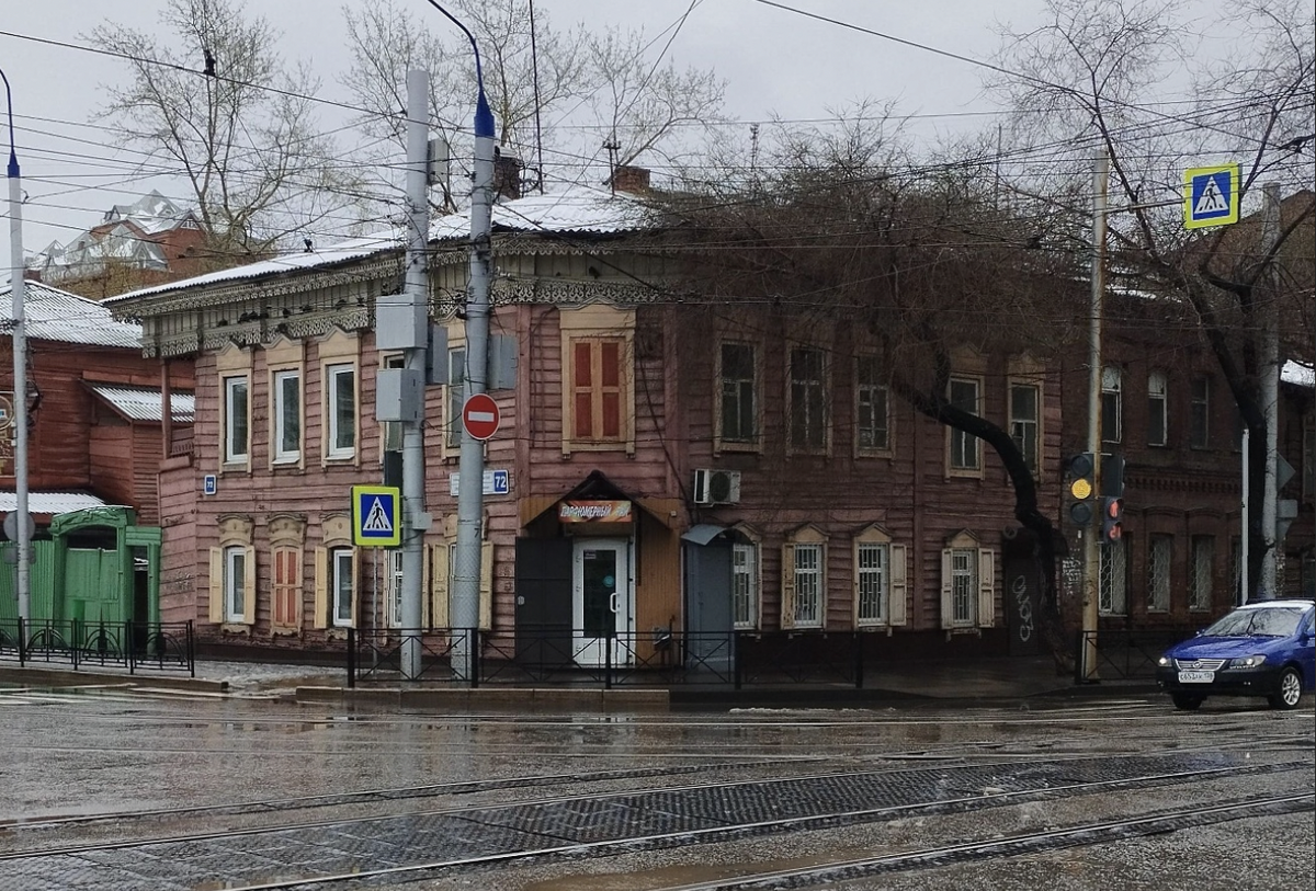 
«Иркутский блог» продолжает освещать тему главной угрозы для архитектурного наследия Иркутска — массового сокращения реестра выявленных памятников, среди которых подавляющее большинство — средовая...-92