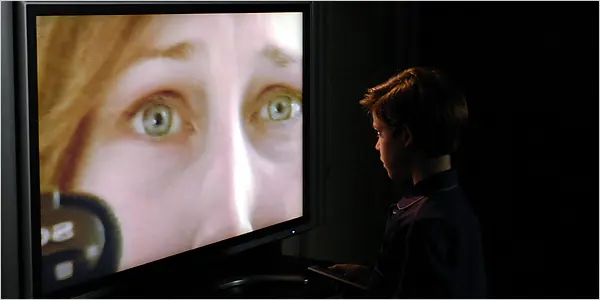 Кадр из фильма Joshua. Режиссер: Джордж Рэтлифф. Оператор: Бенуа Деби. Производство: ATO Pictures