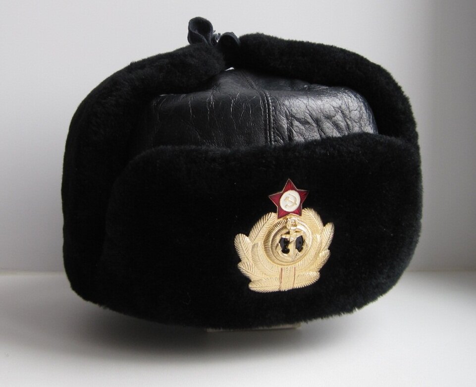Кожаная офицерская шапка с крабом