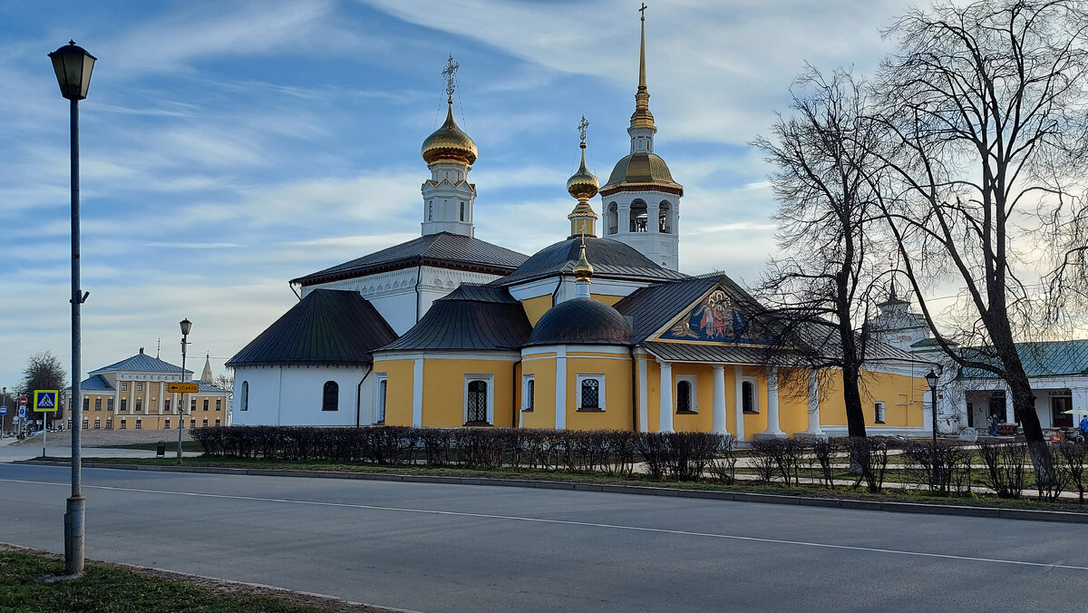 Воскресенская и Казанская церкви