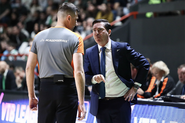    Хавьер Паскуаль: «Счет в серии стал 0–2. Мои поздравления УНИКСу. Если у вас есть вопросы, я готов на них ответить»