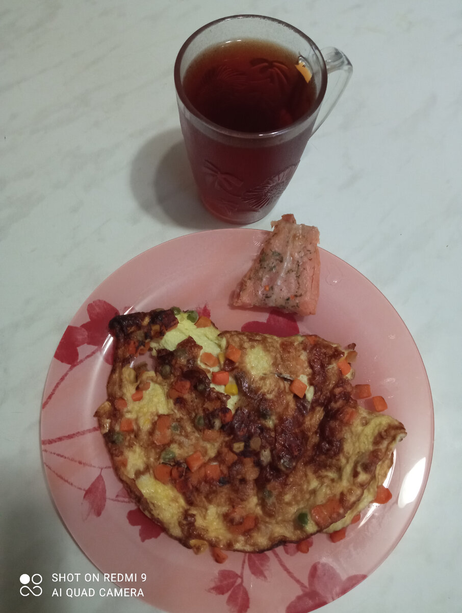 Завтрак омлет с овощами-202гр., горбуша слабосоленая-35гр. Чай. К-287,9    Б-19,44    Ж-19,82     У-6,61.