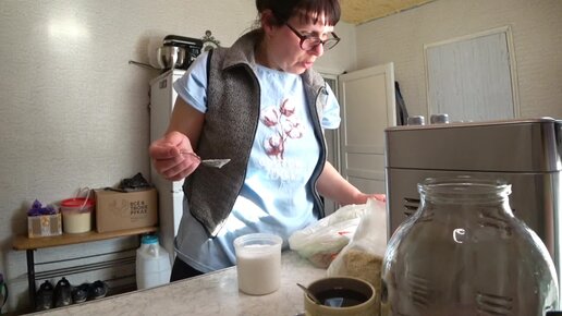 РЕН ТВ | Демонтаж сарая мгновенно: иномарка на скорости снесла ...