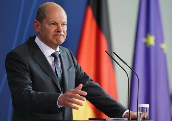 Источник:  https://news.ru/world/v-frg-sholcu-predrekli-otstavku-iz-za-postavok-oruzhiya-ukraine/