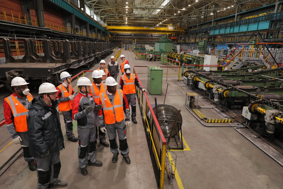 Завод оэмк старый оскол. Оэмк старый оскол металлоинвест. Новости оэмк старый оскол. Цех металлизации оэмк. Начальник участка оэмк.