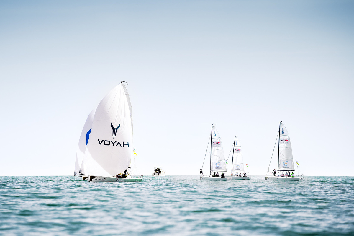     Бренд премиальных электромобилей выступил главным партнером первого этапа чемпионата по парусному спорту