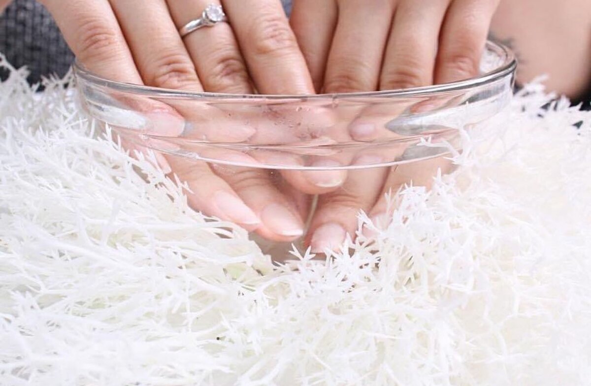 Идеально выровненные белые ногти