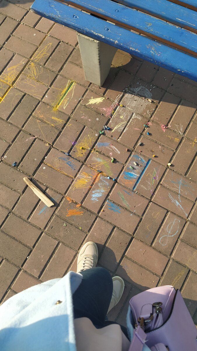 Накраситься и красиво одеться тоже помогает пережить развод. Но этот пункт у меня постоянно проседает. 