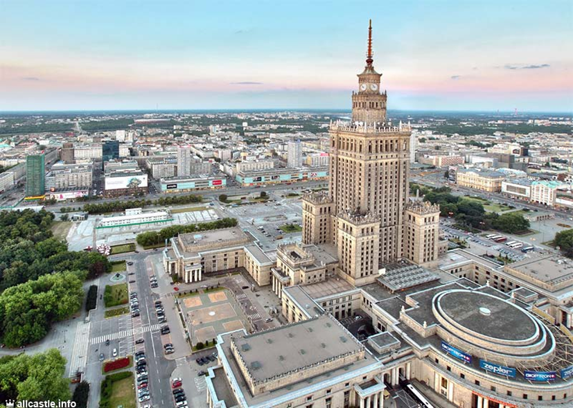 Palace of culture. Дворец культуры и науки Варшава. Варшавская сталинская высотка. Палац культуры Варшава. Сталинка в Варшаве.