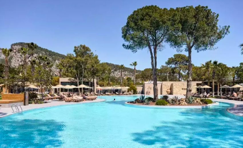 Бассейн в отеле, Фото Level.Travel