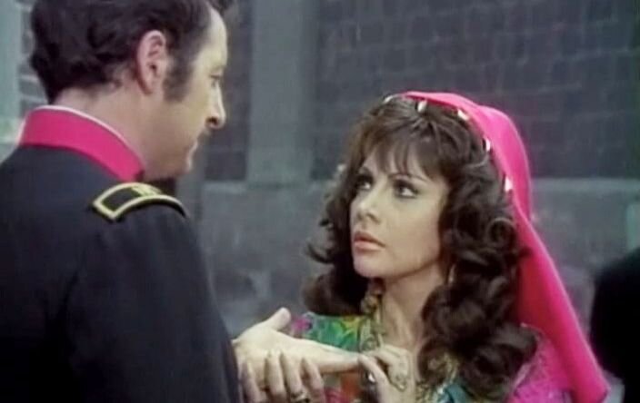 Хорхе Лават и Жаклин Андере в фильме "Есения", 1971