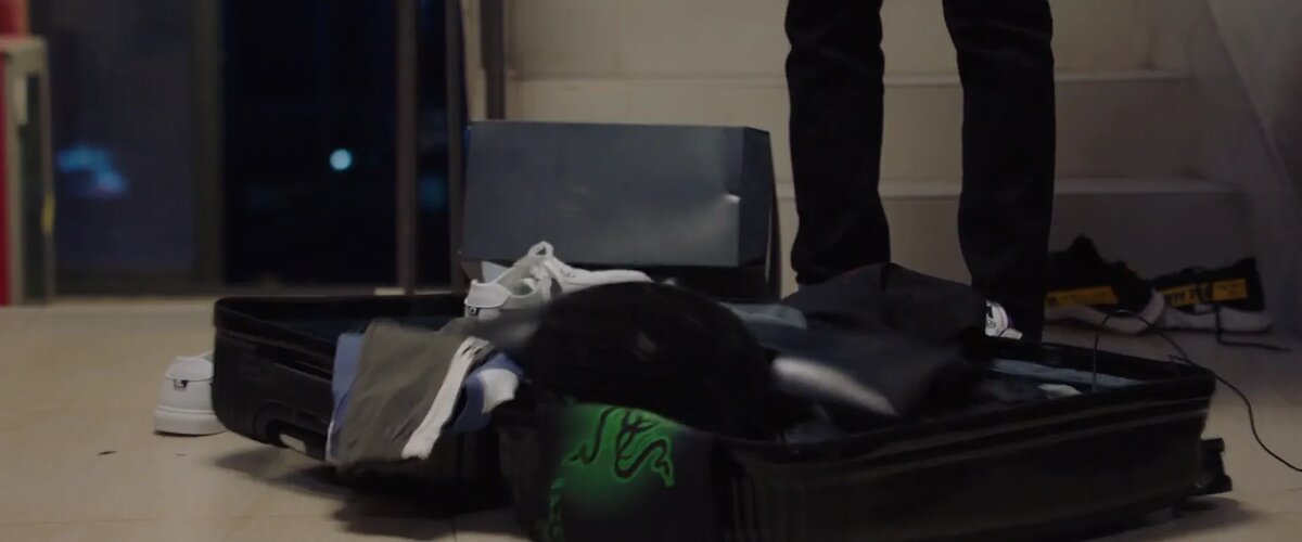 Принудительное выселение молодого кибератлета из родительского гнездышка   📷