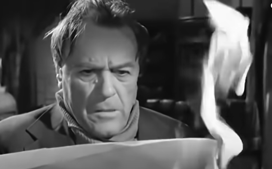 Директор школы (Михаил Болдуман), кадр из пятисерийного фильма "Тени старого замка" (1966)