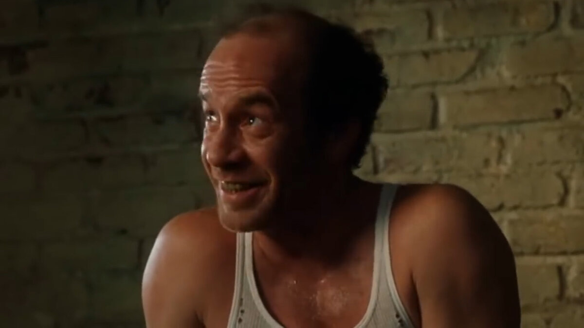 «Зелёная миля» - очень сильная картина и, возможно, самая достойная экранизация произведений Стивена Кинга (по крайней мере, сам Король ужасов считает именно так).-14